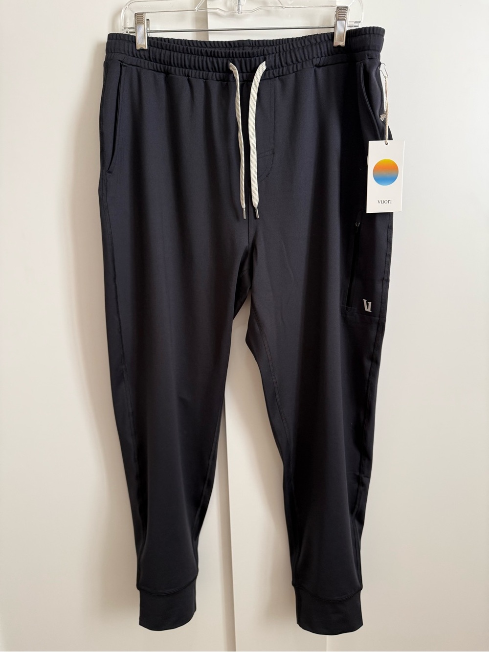 Vuori Sunday Performance Jogger Black L Athleisure Workout Run Comfort 4-way - Picture 2 of 4